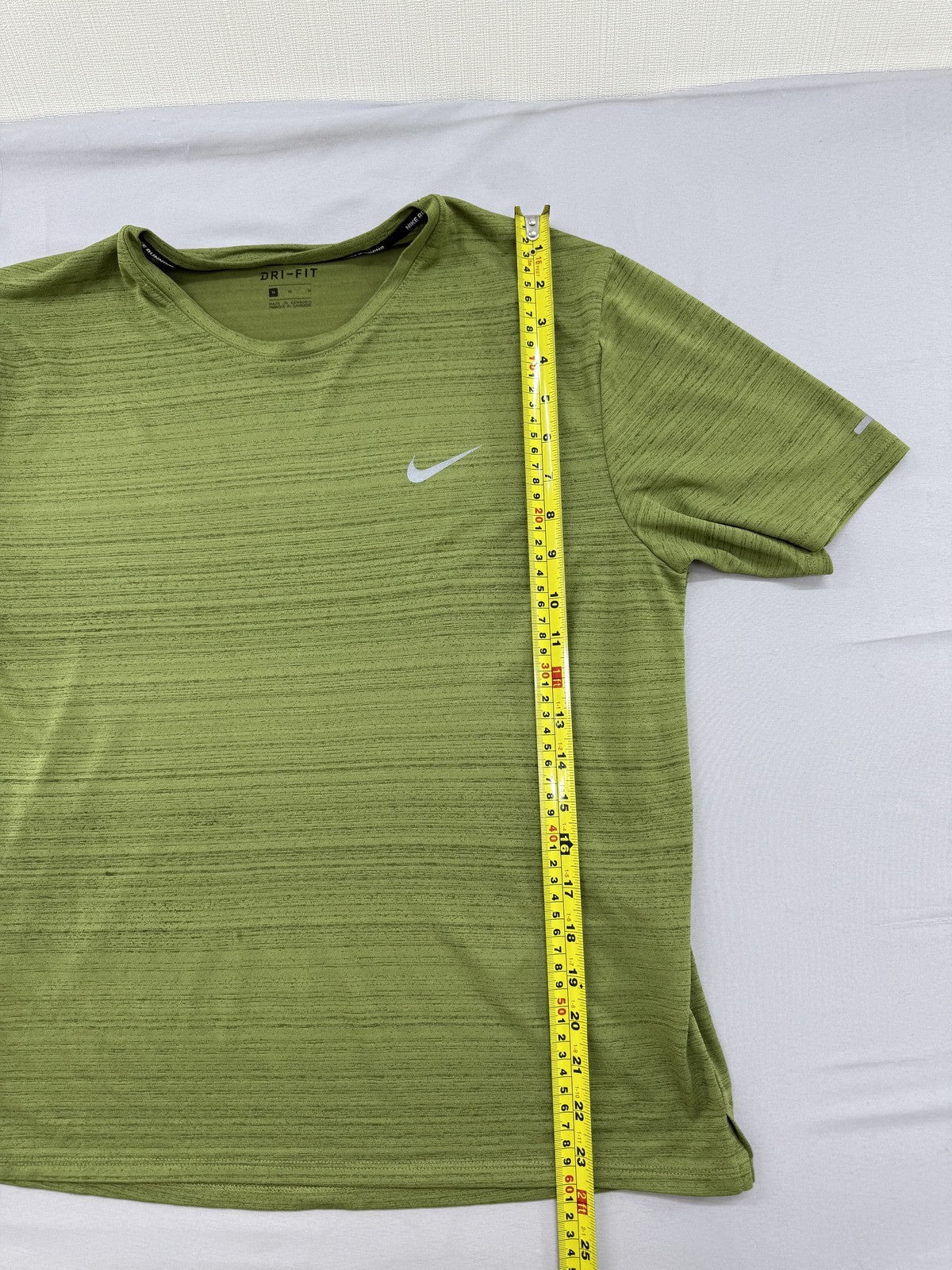 Nike Men's M Green Striped Dri-FIT Short Sleeve Crew T-Shirt