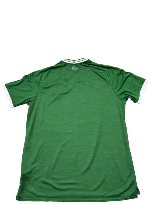 Umbro Men XXL Green V-Neck Jersey Short Sleeve Polyester White Cuffs