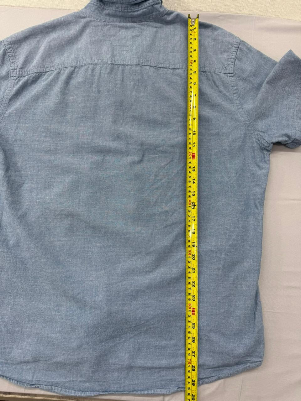 Tommy Hilfiger Men's XL Light Blue Short Sleeve Chambray Button Down Shirt