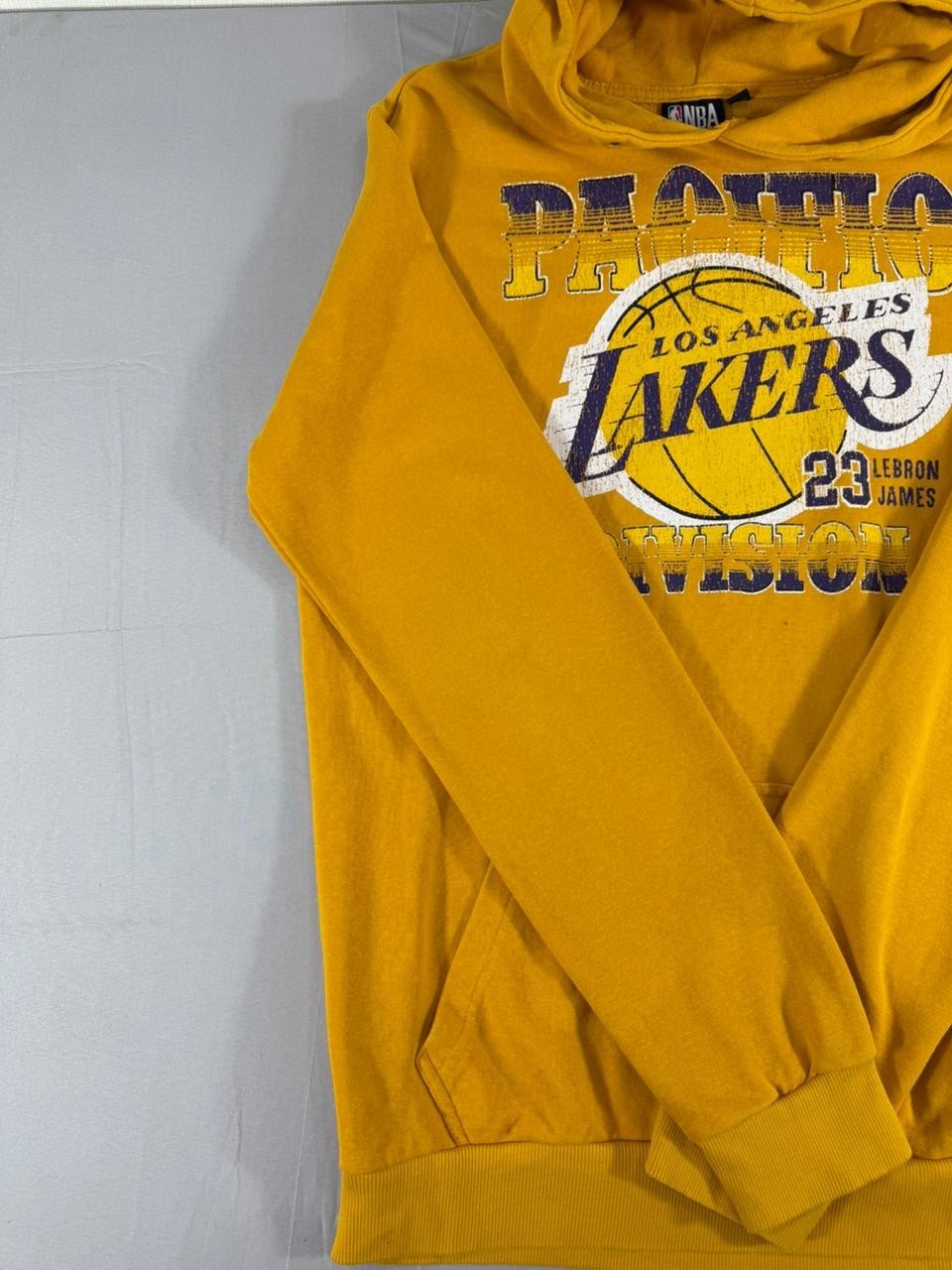 NBA Los Angeles Lakers LeBron James #23 Hoodie - Gold - Size Large