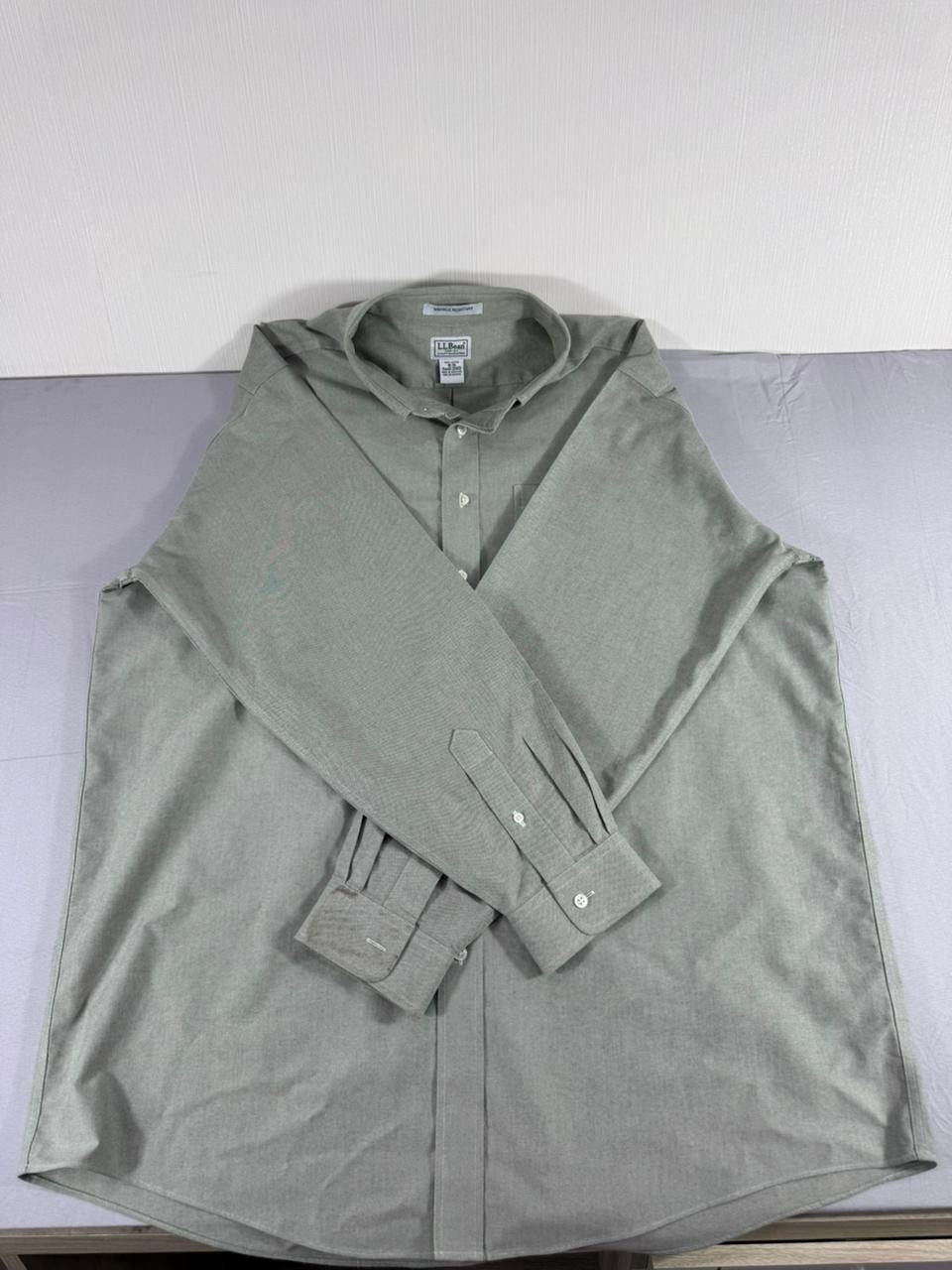 L.L.Bean Men's XL Dress Shirt Grey Wrinkle Resistant Button Down