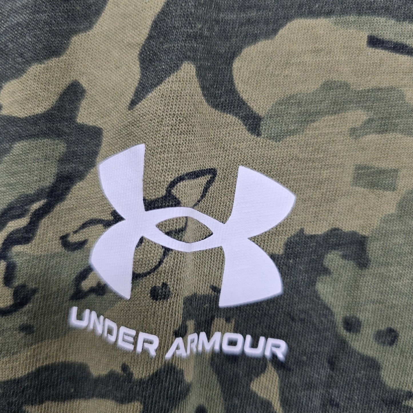 Under Armour Men's Camo Short Sleeve Crew Neck Tee Loose Fit M Cotton