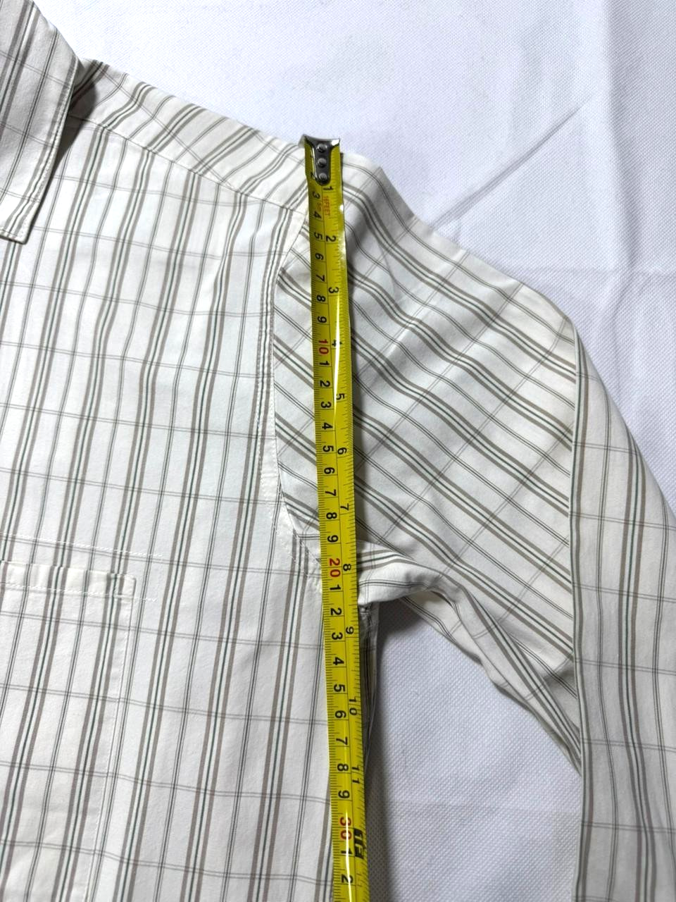 Levi'S Men's Classic One-Pocket Standard Shirt In A White, Green, And Gray Plaid
