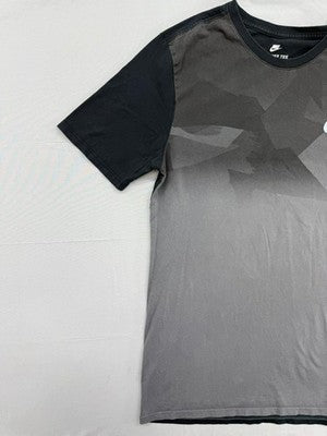 Nike The Nike Tee Gray Gradient Athletic Fit M Short Sleeve Cotton Tee