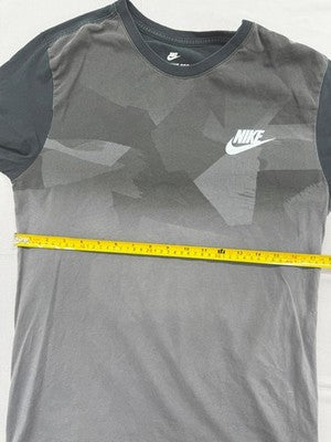 Nike The Nike Tee Gray Gradient Athletic Fit M Short Sleeve Cotton Tee