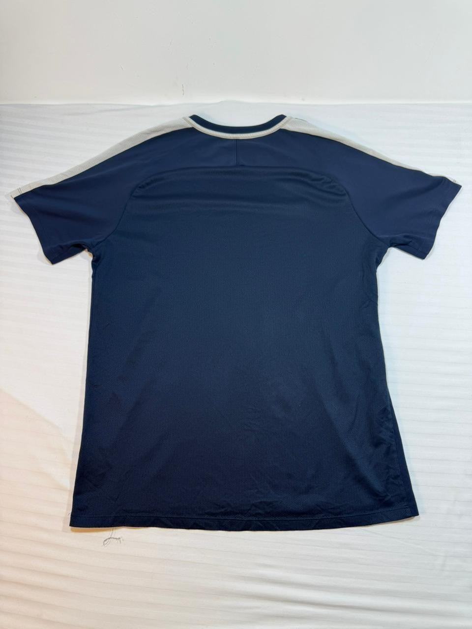 Nike Men's Navy Blue Dri-FIT Short Sleeve T-Shirt White Swoosh Logo Size L