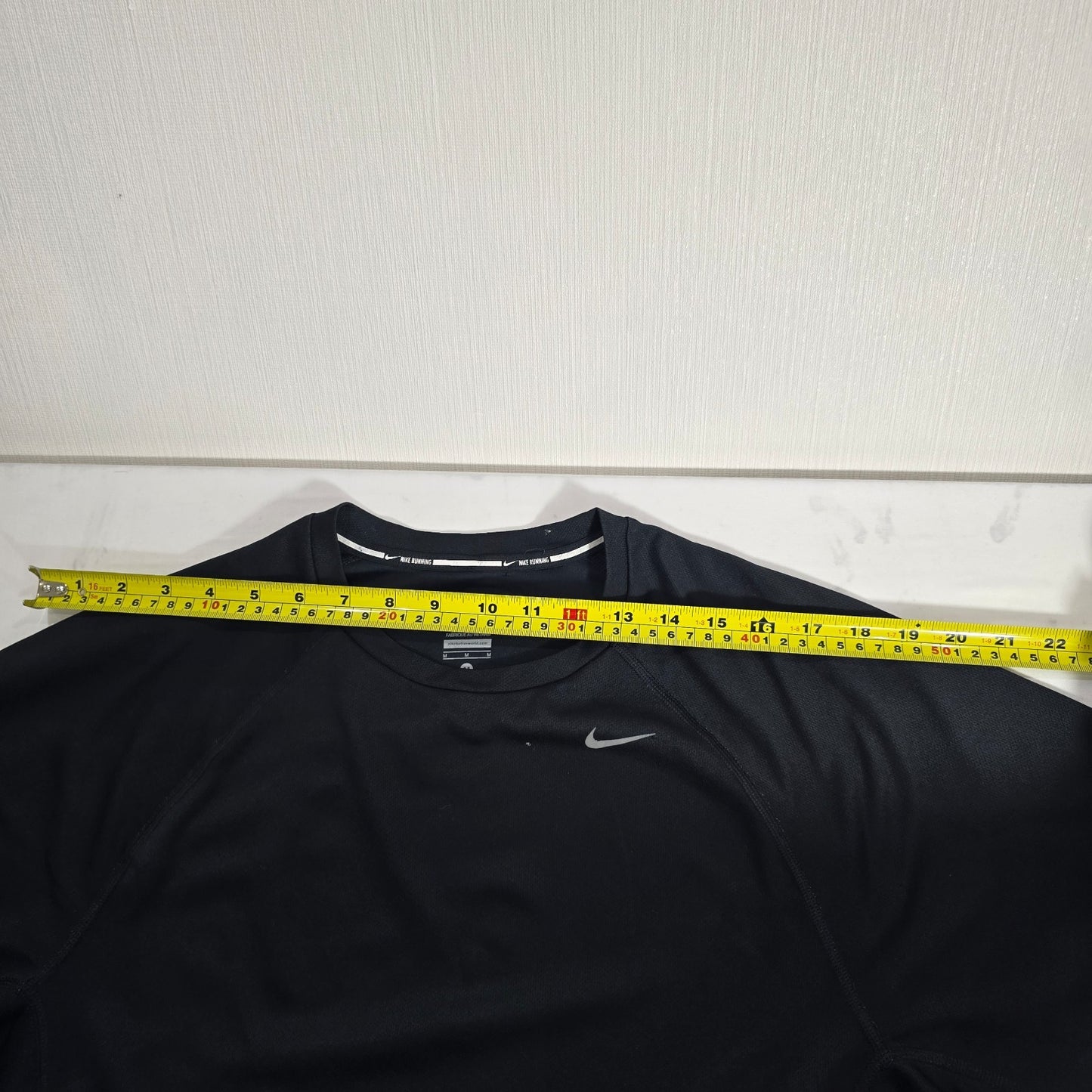 Nike Dri-FIT Men's Medium Black Running Training Athletic Short Sleeve T-Shirt
