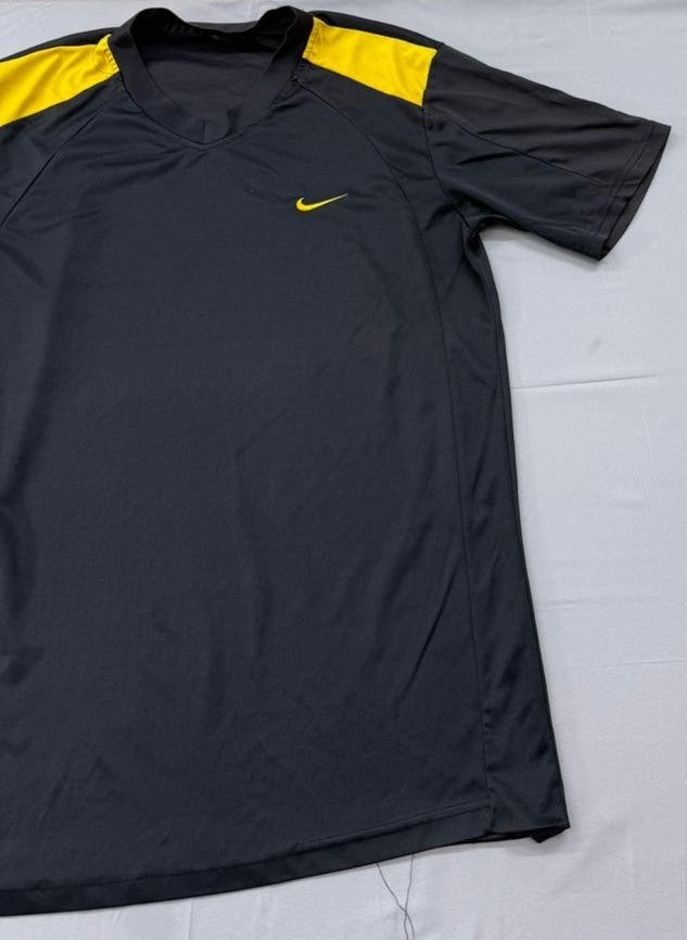 Nike Men's Black Color Block Athletic T-Shirt L Yellow Panels Swoosh