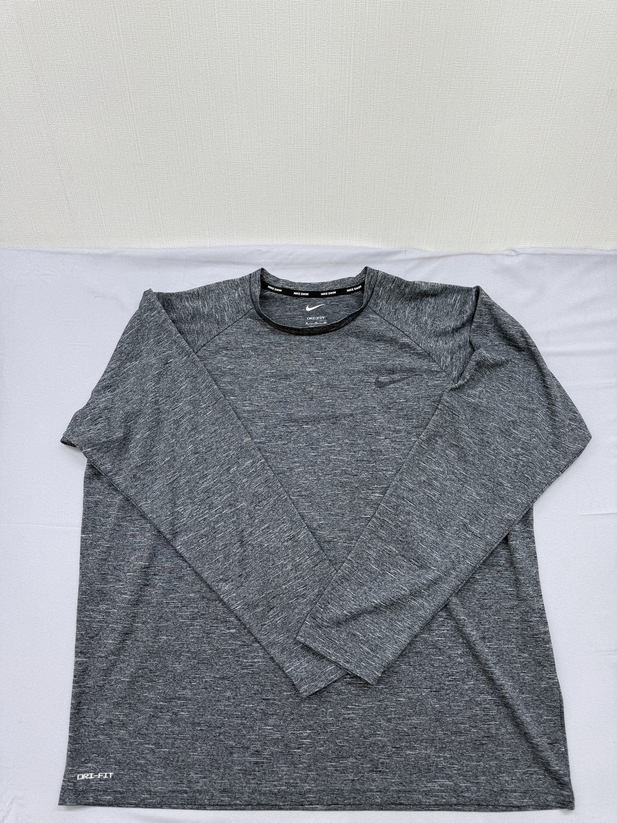 Nike Men's XL Heather Gray Dri-FIT Long Sleeve Tee