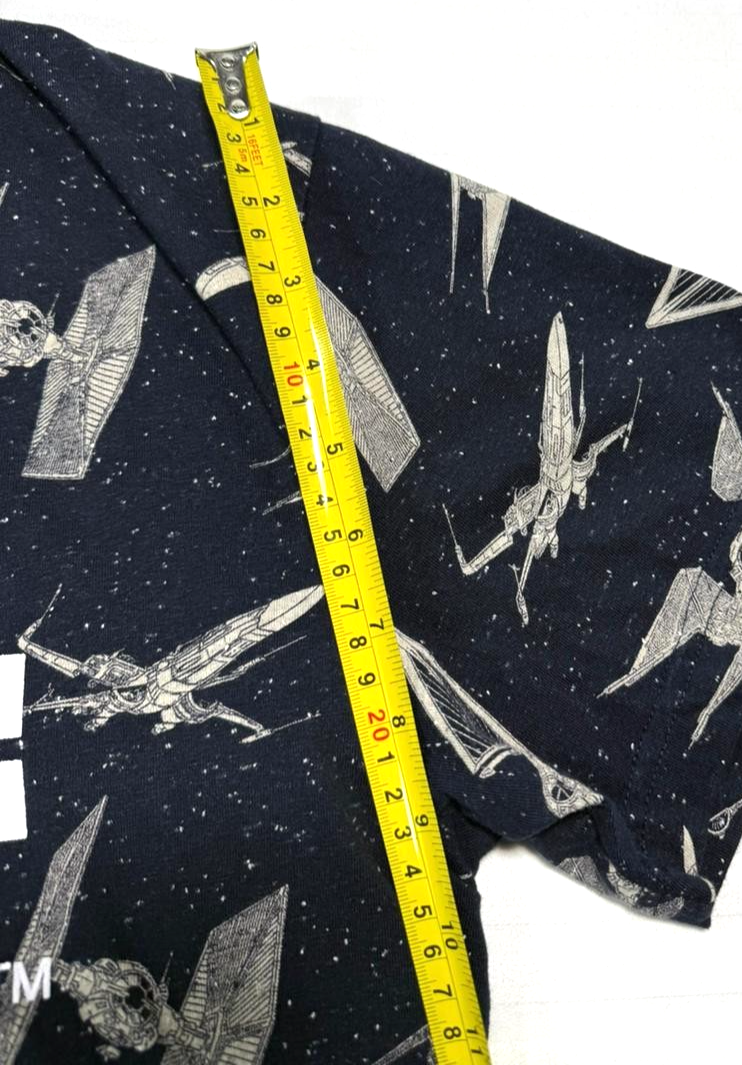 Star Wars Print T-Shirt Featuring A Graphic Tee - Size L