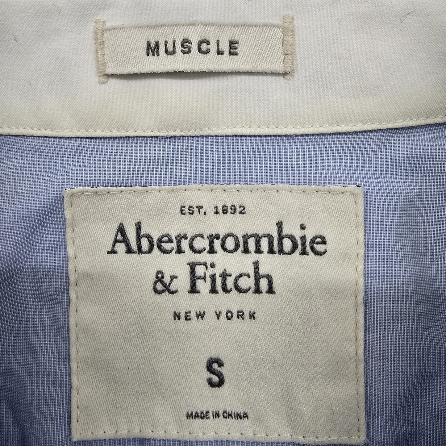 Abercrombie & Fitch Men's S Light Blue Muscle Fit Long Sleeve Button-Up