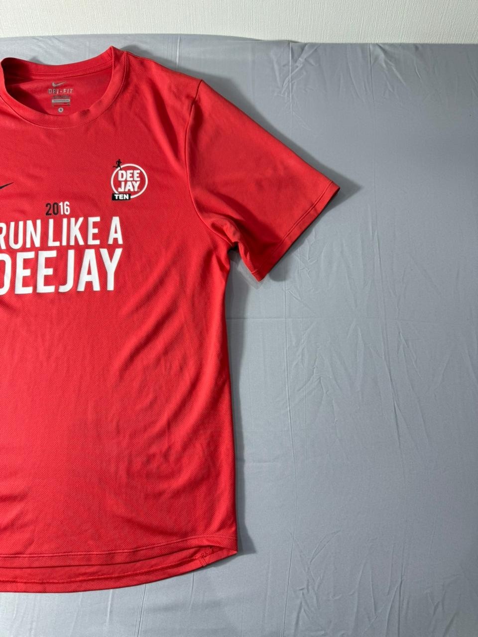 Nike Dri-FIT Run Like A Deejay 2016 Red Athletic T-Shirt Men's Size S
