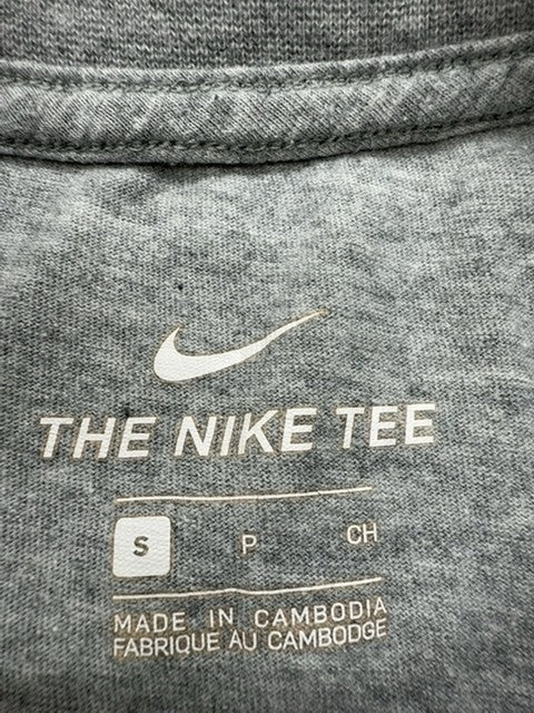 Nike Boys Gray T-Shirt size S product image 6