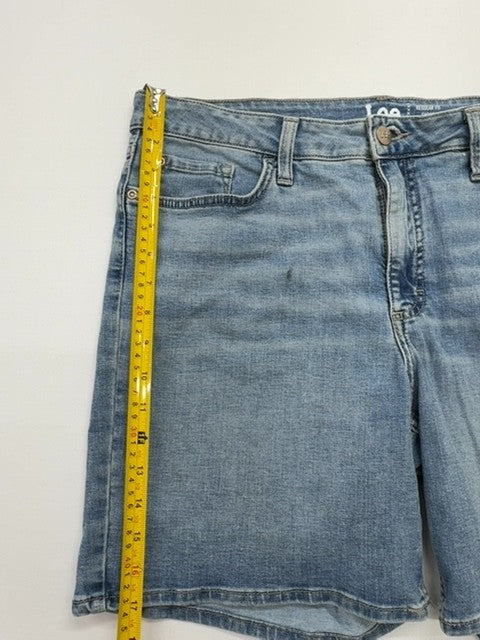 Lee Men's Blue Denim Short Mid Rise Size 14 Regular Fit Logo Patch