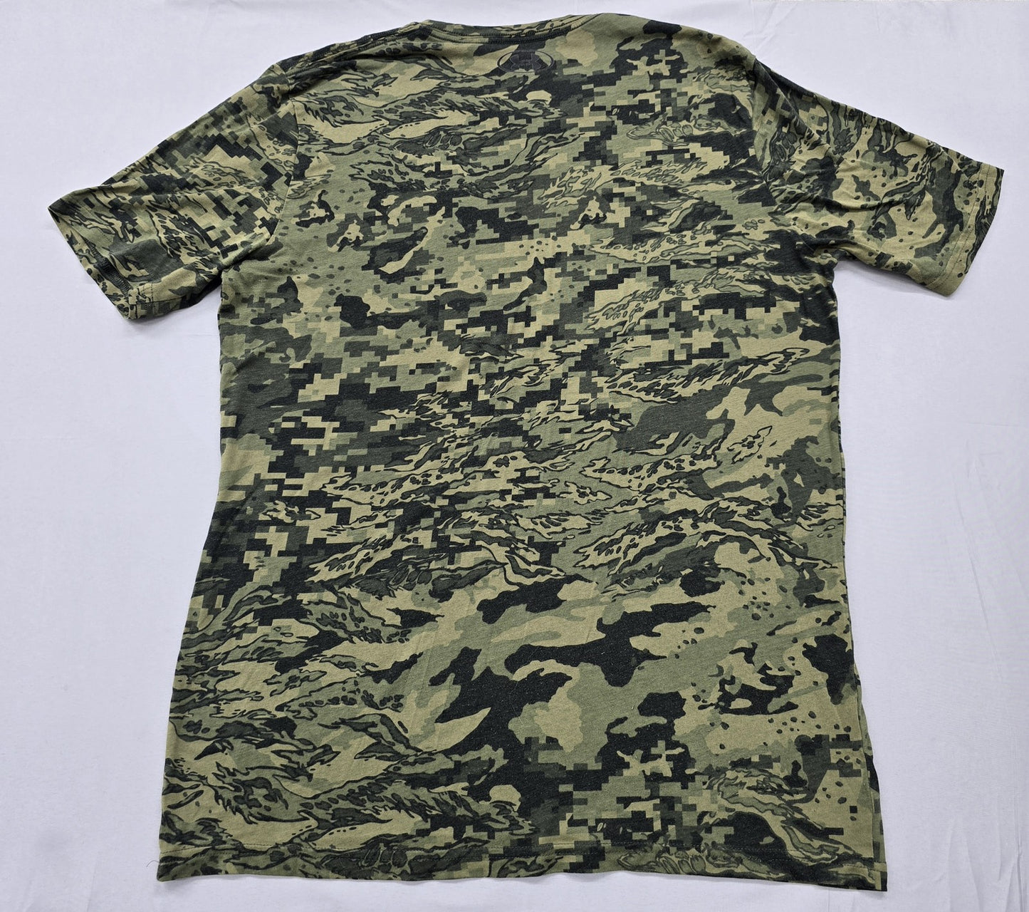 Under Armour Men's Camo Short Sleeve Crew Neck Tee Loose Fit M Cotton