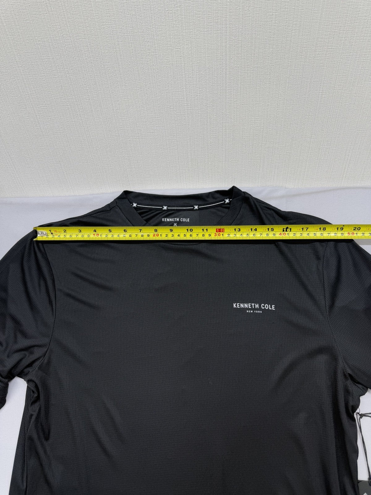 Kenneth Cole Men's Black Long Sleeve Active T-Shirt L Reflective Wicking