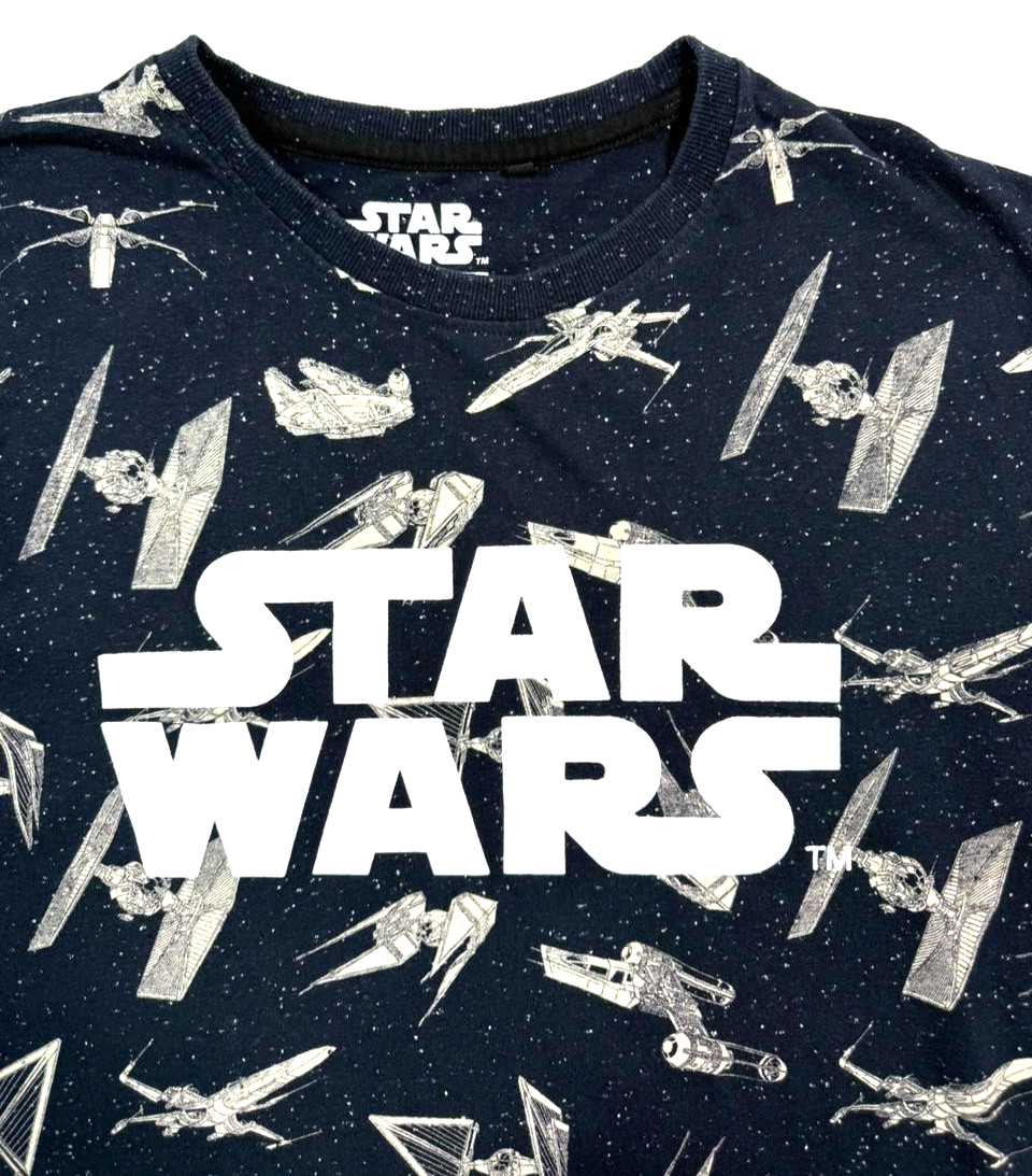 Star Wars Print T-Shirt Featuring A Graphic Tee - Size L