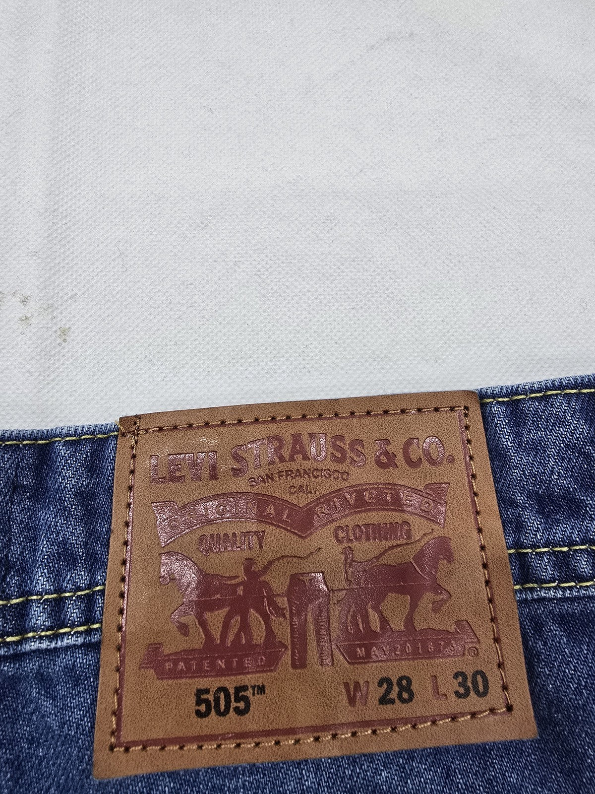 Levi's 505 Regular Fit Straight Leg 28x30 Blue Jeans