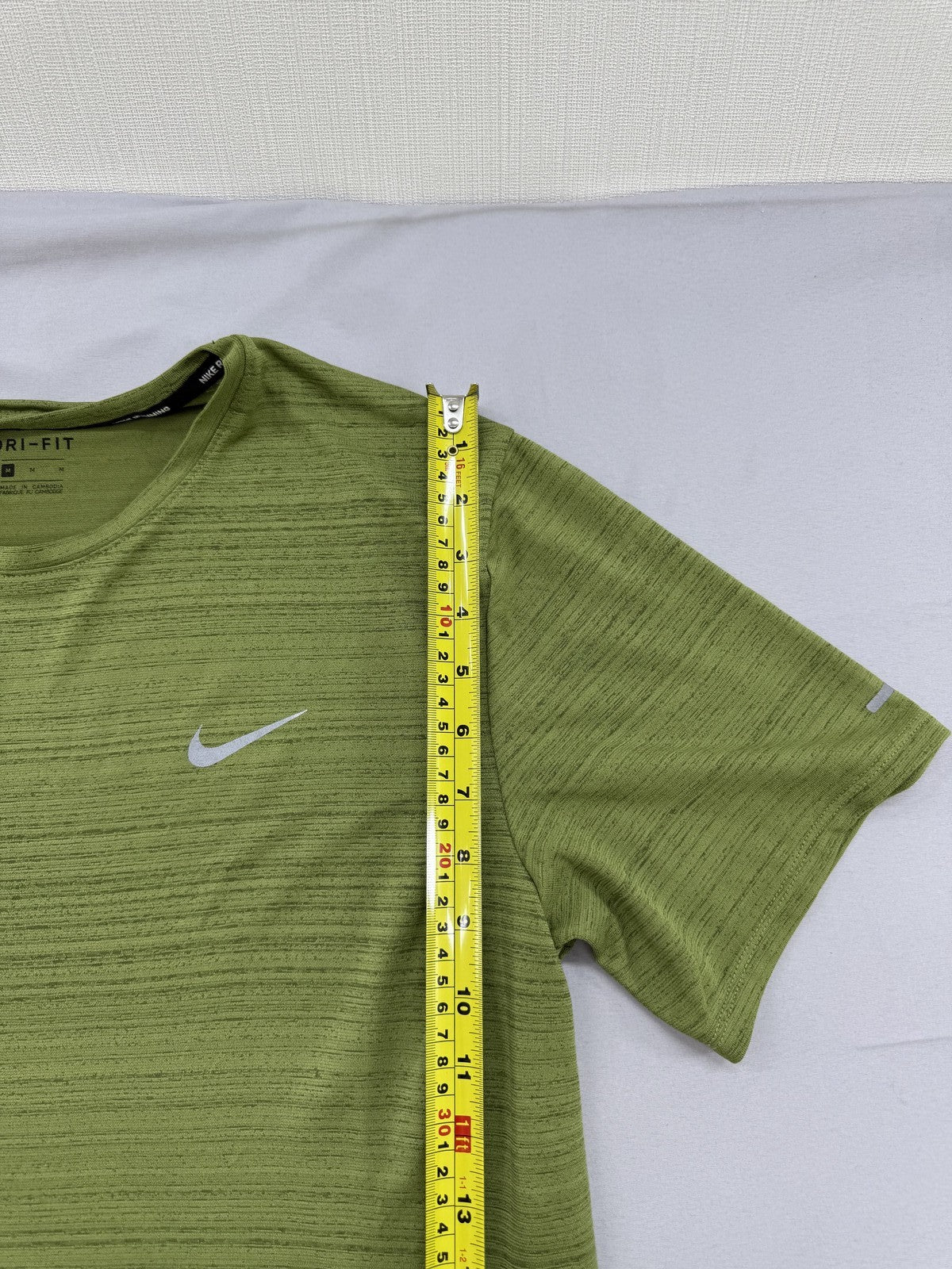 Nike Men's M Green Striped Dri-FIT Short Sleeve Crew T-Shirt