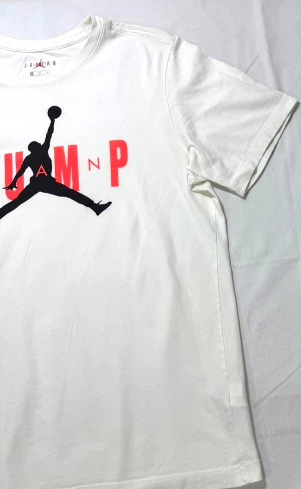 Pre-loved Jordan Jumpman Crew T-Shirt in white — regular fit, cotton, Size L. 16% off retail. Authenticity guaranteed. Shop now at Artistic Haul UAE.