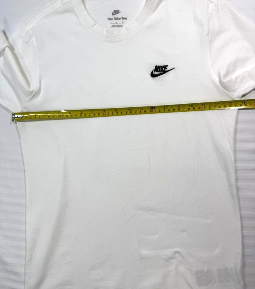 Nike Sportswear Club Men's T-Shirt - Size S