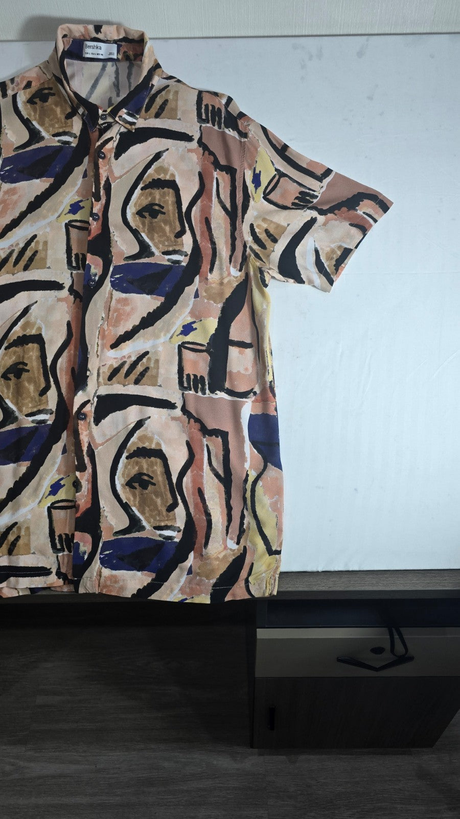 Bershka Men's Large Abstract Face Print Button Up Shirt Short Sleeve Multicolor