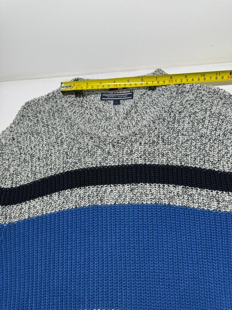 Tommy Hilfiger Men's Long Sleeve Knit Sweater Pullover Crewneck Size L