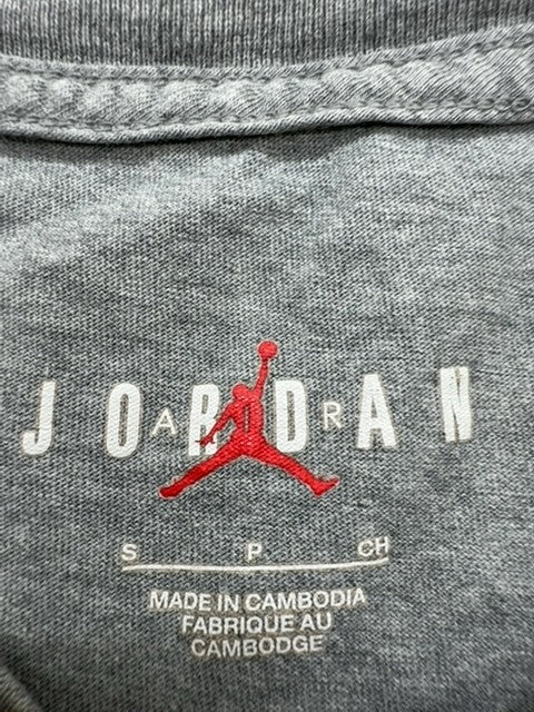 Jordan Boys Gray T-Shirt size S product image 4