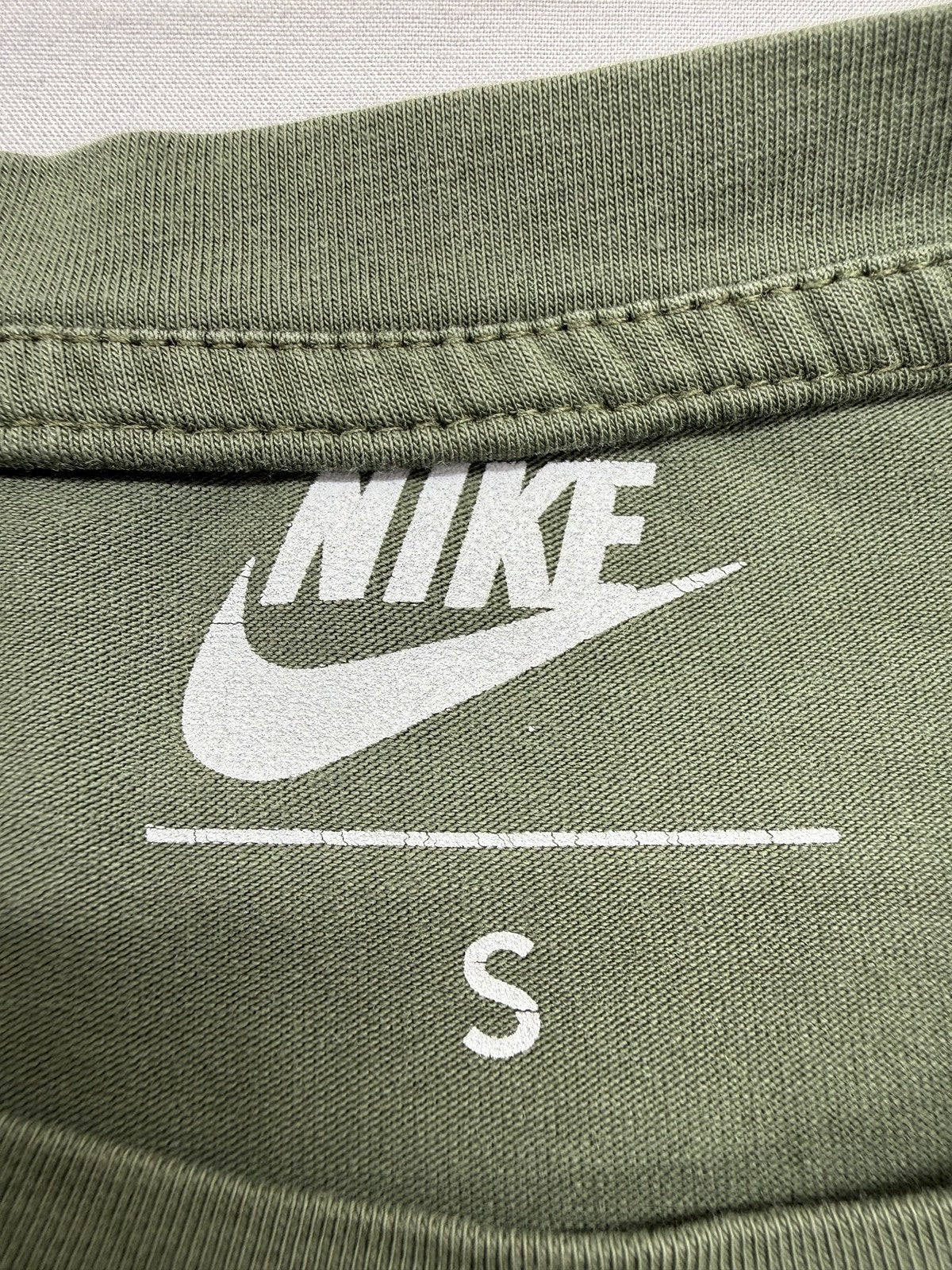 Nike Unisex Dark Green Oversized Logo T-Shirt Size S Short Sleeve