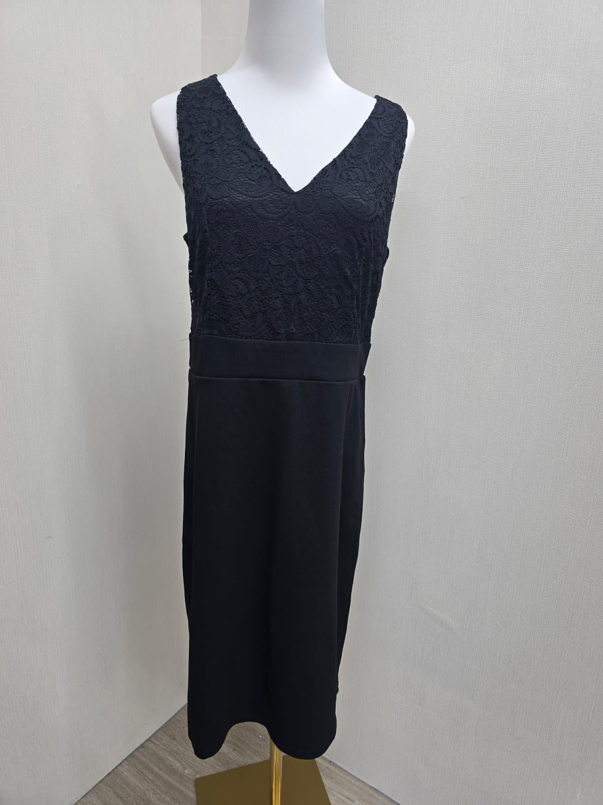Anna Field Black Lace Cocktail Dress EU 42 Sleeveless V-Neck