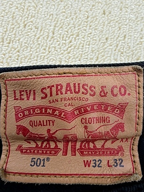 Levi's 501 Men's 32x32 Dark Indigo Vintage Button Fly Denim Jeans