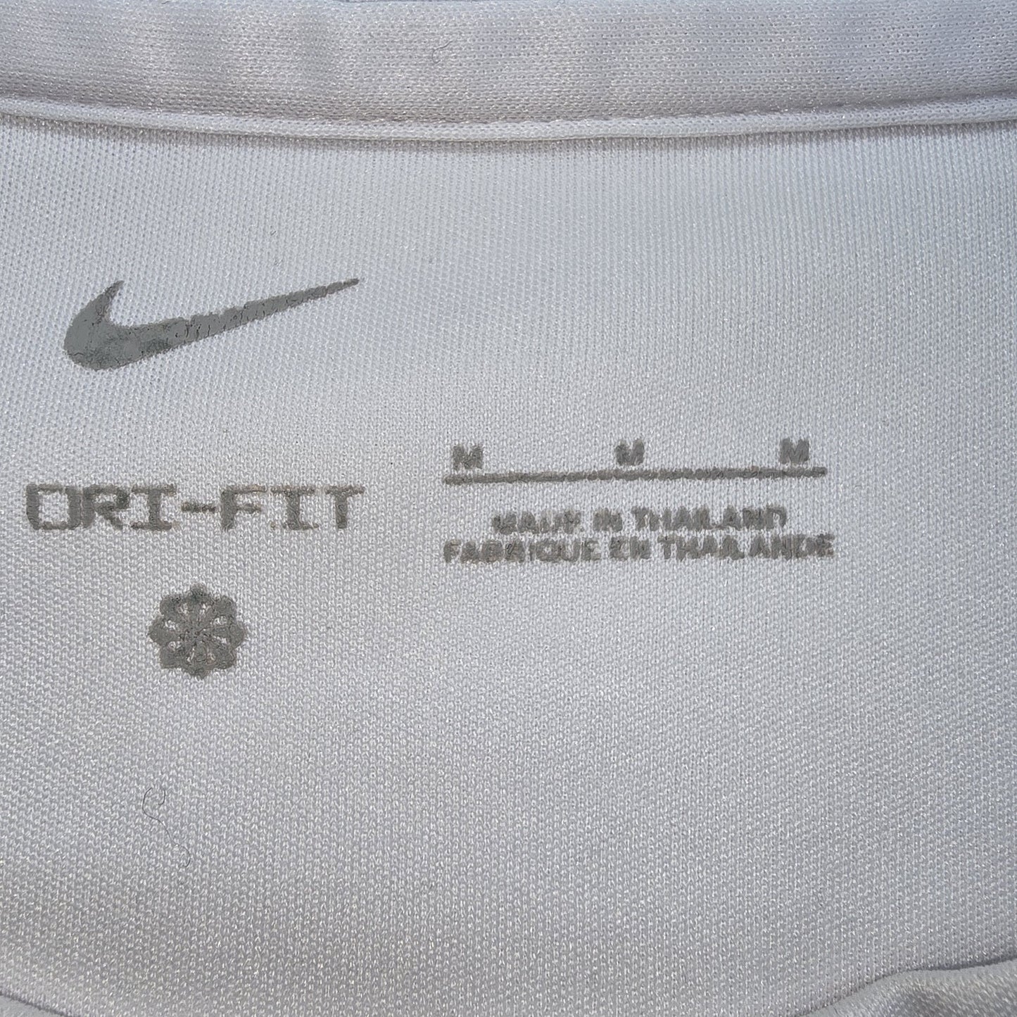 Nike Boys White T-Shirt size M product image 3