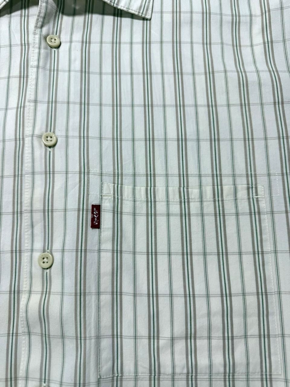 Levi'S Men's Classic One-Pocket Standard Shirt In A White, Green, And Gray Plaid