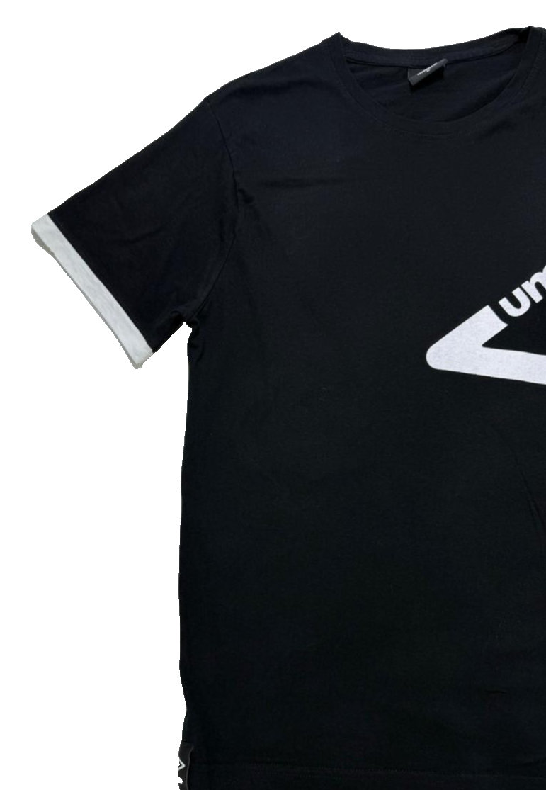 Umbro T-Shirt Black White Red Graphic Logo - Size L