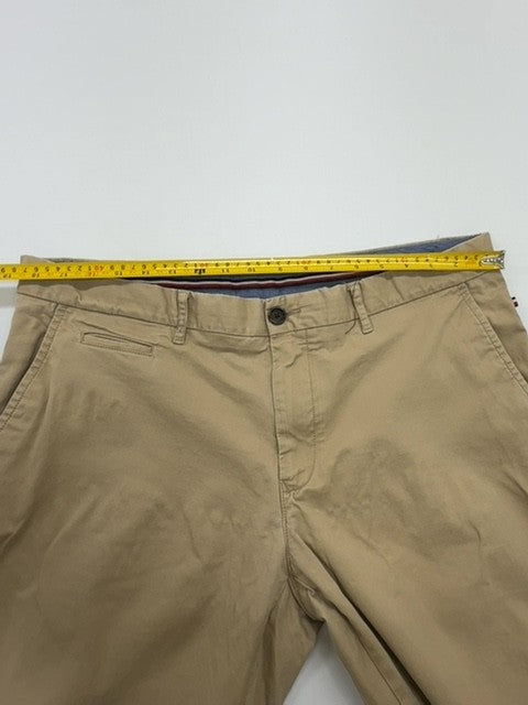Tommy Hilfiger Men Khaki Chino Shorts Size 38x32 Regular