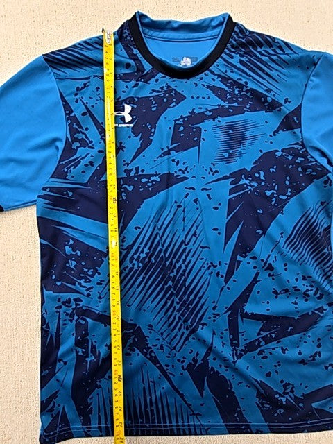 Under Armour Men's Blue Abstract Mesh Short Sleeve Jersey Crewneck