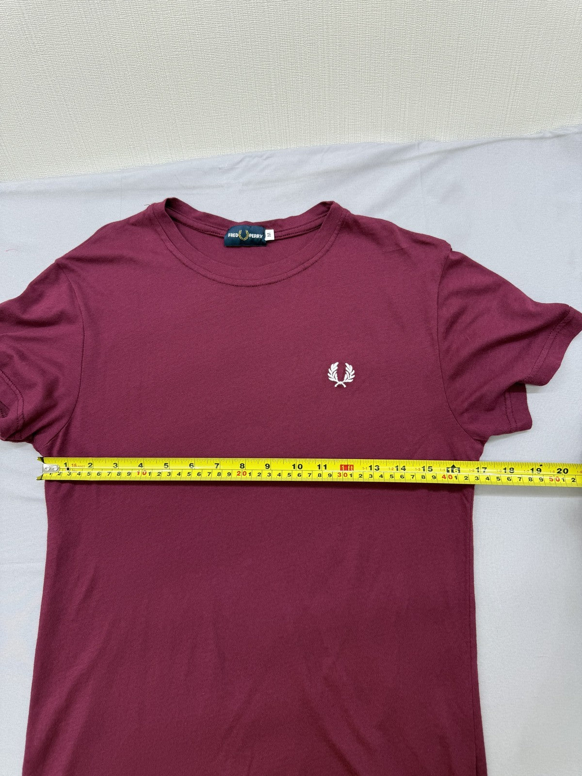 Fred Perry Men's M Burgundy Cotton T-Shirt Crewneck
