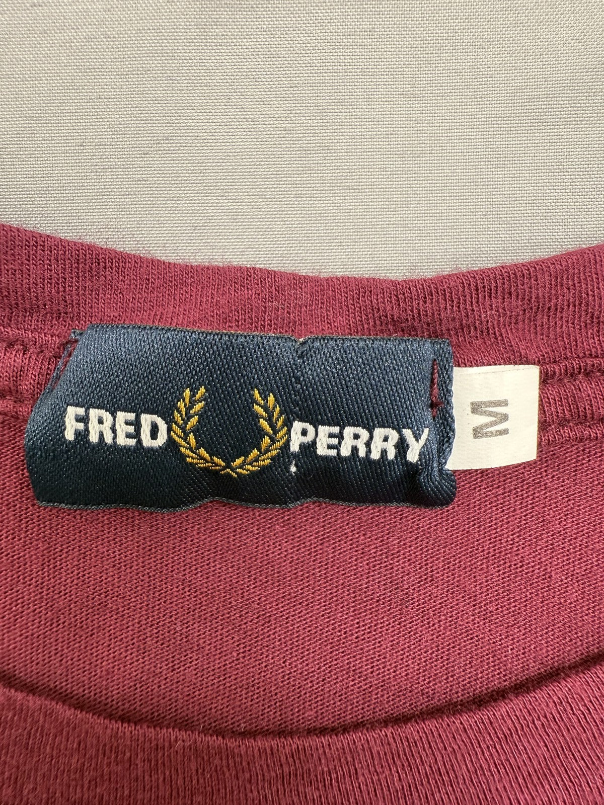 Fred Perry Men's M Burgundy Cotton T-Shirt Crewneck