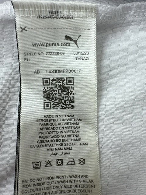 PUMA Boys White Soccer Graphic Tee Big Kids L Lightweight Crew Neck