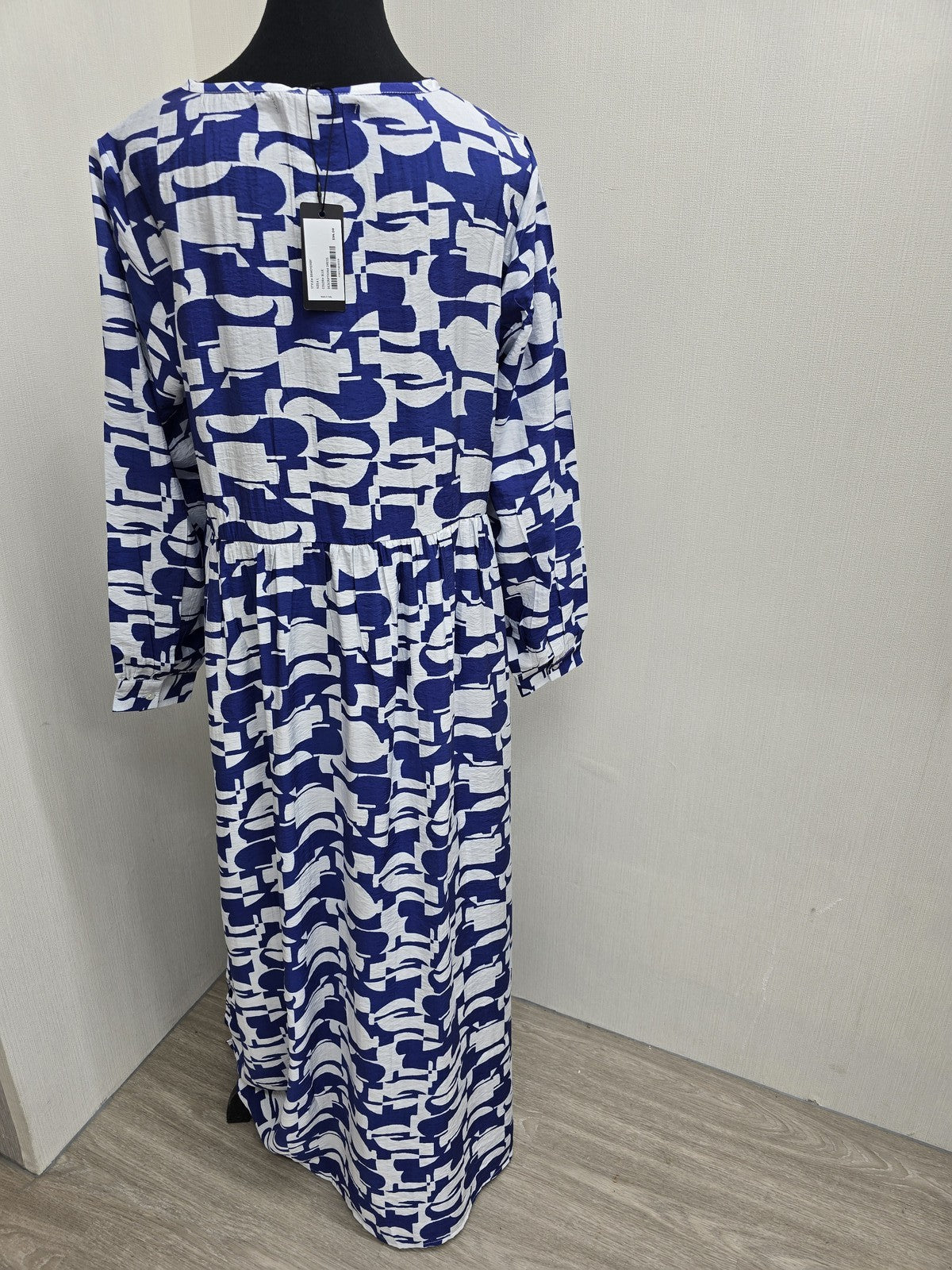 Bebe Women's L Blue White Geometric Pleated Long Maxi Dress