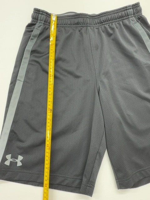 Under Armour Boys Shorts size M product image 4