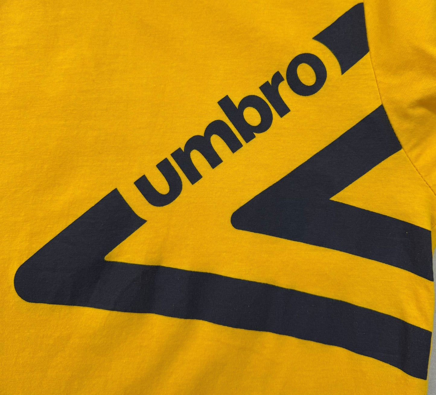 Umbro Men's Yellow Cotton Short Sleeve Crew Neck T-Shirt L
