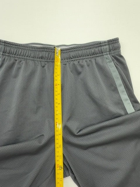 Under Armour Boys Shorts size M product image 6