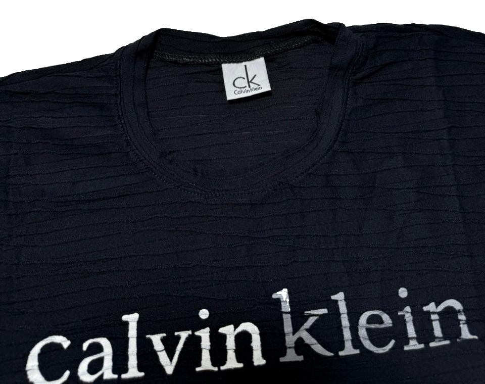 Black Calvin Klein Men's T-Shirt - Size S