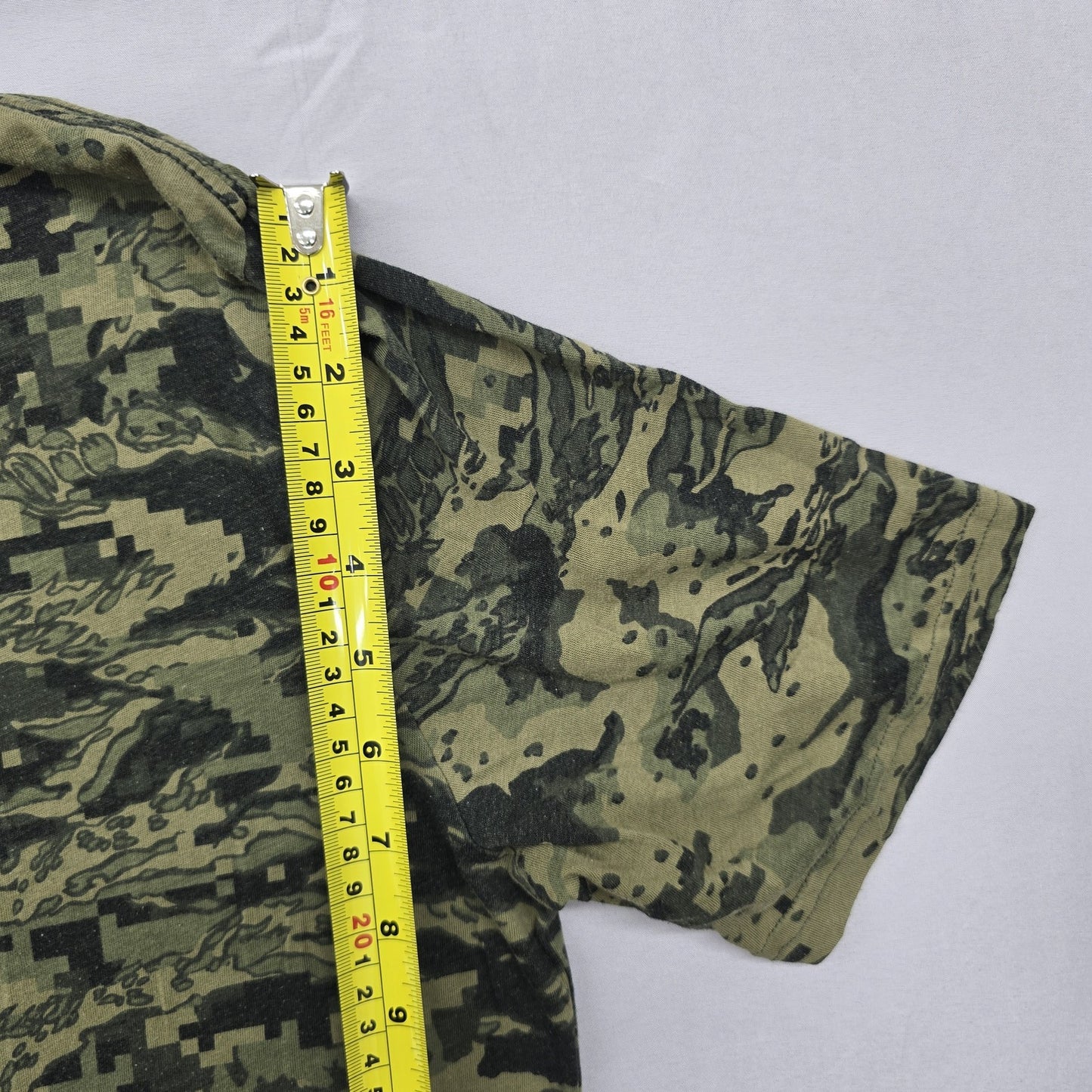 Under Armour Men's Camo Short Sleeve Crew Neck Tee Loose Fit M Cotton
