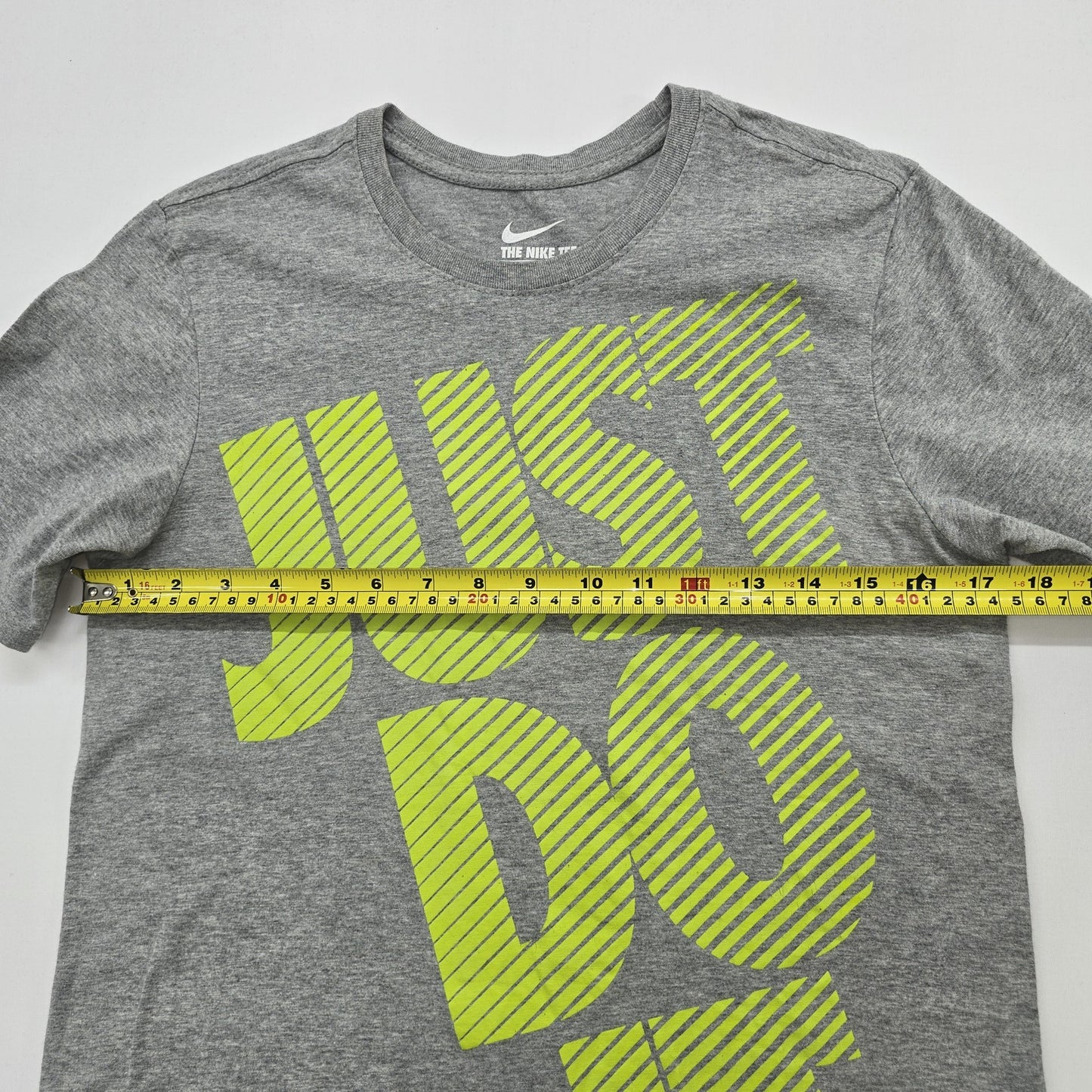 Nike Boys Gray Athletic Cut Logo T-Shirt Big Kid Size S