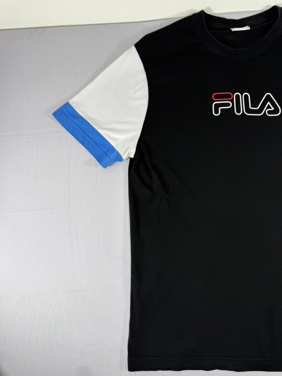 FILA Men's Black Logo T-Shirt Size L Colorblock Short Sleeve Crew Neck