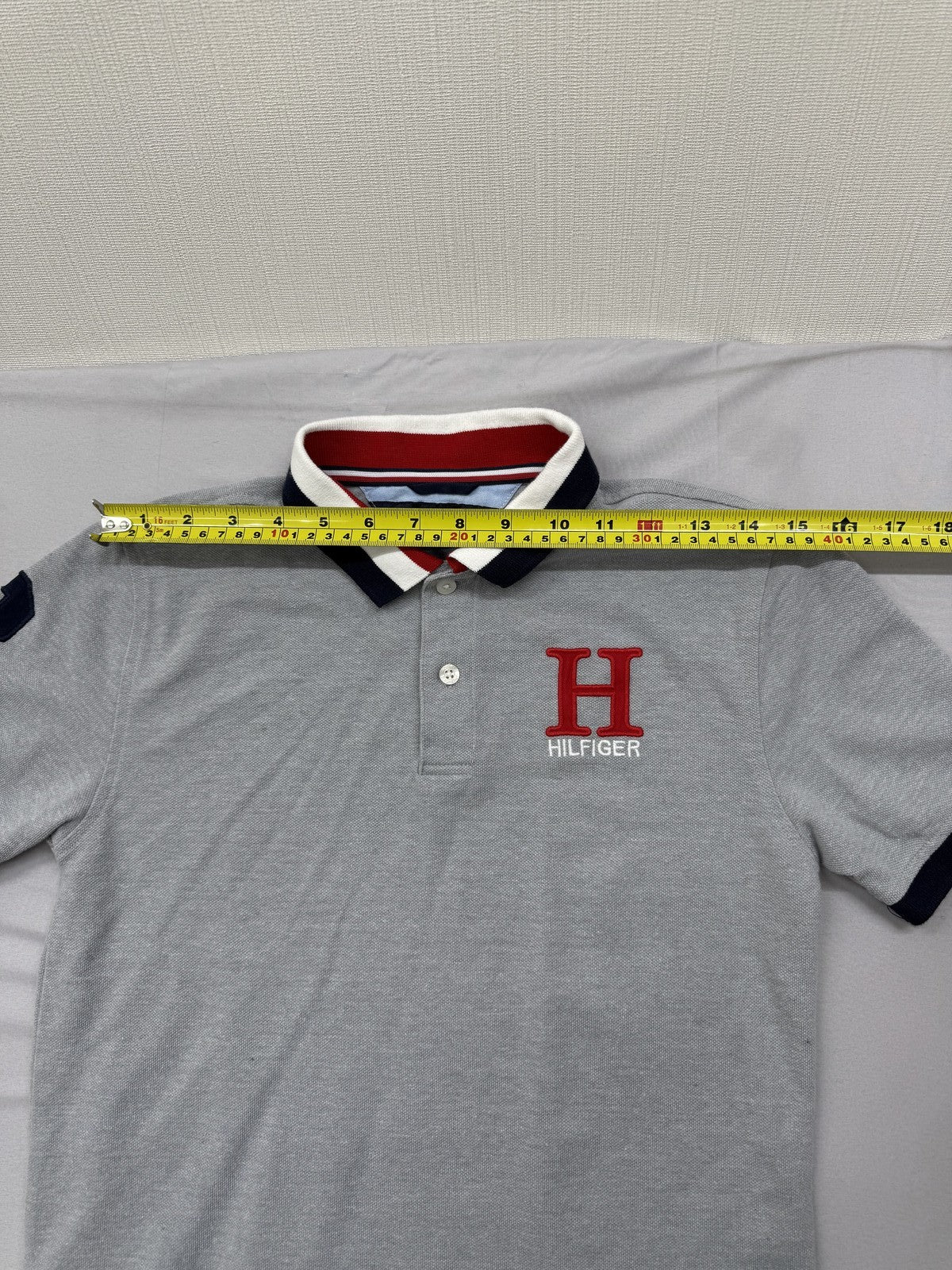 Tommy Hilfiger Men's Gray Short Sleeve Polo L Contrast Collar Embroidered