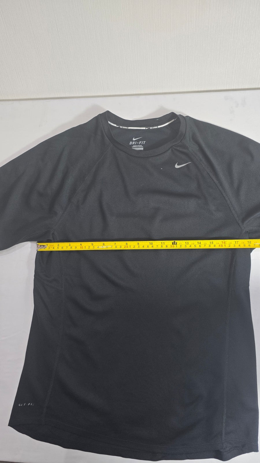 Nike Dri-FIT Men's Medium Black Running Training Athletic Short Sleeve T-Shirt