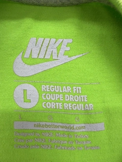 Nike Men's Green Graphic Print T-Shirt Crew Neck Short Sleeve Size L